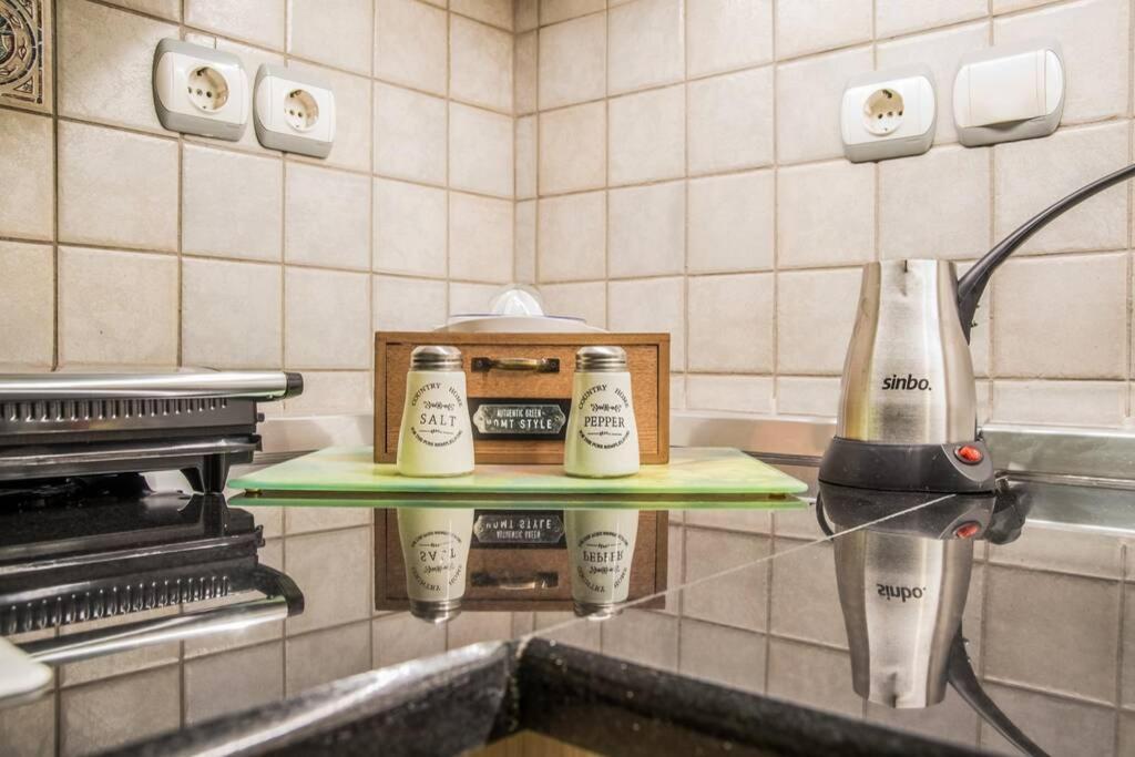 Athinas Apartment Пірей Екстер'єр фото